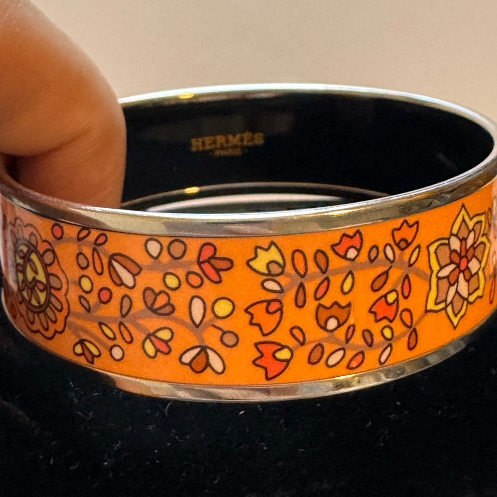 HERMÈS VINTAGE ENAMEL BANGLE